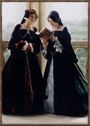 Angielskie suknie dworskie wg mody hiszpaskiej, ok 1540 r.