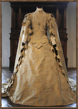 Suknia Maryny Mniszchwny wg portretu wawelskiego - 1606 r.